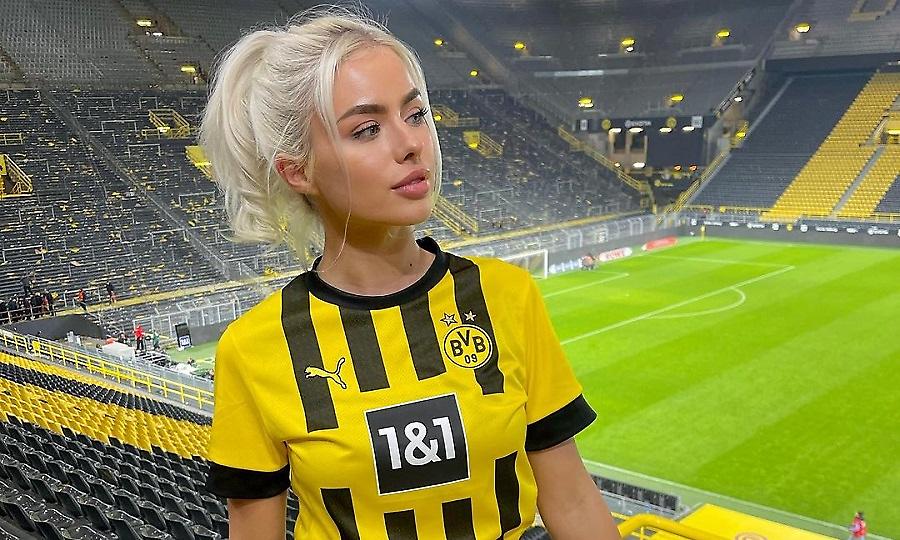 Η sexy νοσοκόμα που πανηγύρισε την πρόκριση της Ντόρτμουντ