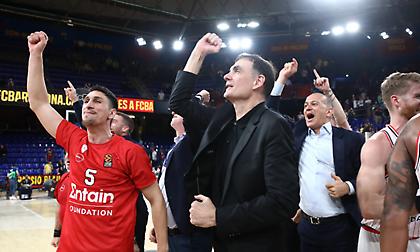 Στο «Γ. Καραϊσκάκης» ο Μπαρτζώκας και σύσσωμη η μπασκετική ομάδα για το ιστορικό ματς του Ολυμπιακού με την Άστον Βίλα!