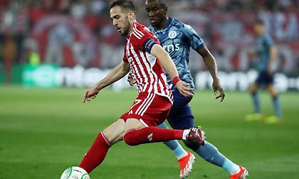 Άγγιξε το 2-0 στο 37' ο Ολυμπιακός με τον Ντιμπού να βγάζει δύσκολα το πλασέ του Φορτούνη!