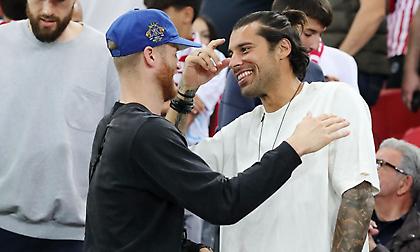 «Γιώργο, ψυχάρα, Ολυμπιακάρα»: Αποθέωση για τον Πρίντεζη μετά τον αγώνα του Ολυμπιακού με την Άστον Βίλα