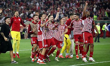 Νικολακόπουλος: «Κλαίει από χαρά η μισή Ελλάδα για τον θρυλικό Ολυμπιακό»!