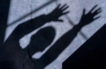 «Δεμένοι, με καλυμμένα τα μάτια, φορώντας πάνες»: Γκουαντάναμο για Παλαιστίνιους αποκαλύπτει το CNN