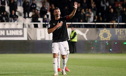 Αποχαιρέτησε τον δακρυσμένο Γιαννούλη ο ΟΦΗ: «Θα είμαστε για πάντα η οικογένειά σου»