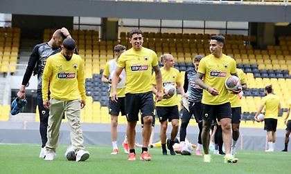 Συνεχίζει την προετοιμασία για Ολυμπιακό με μοναδικό απόντα Φερνάντες η ΑΕΚ