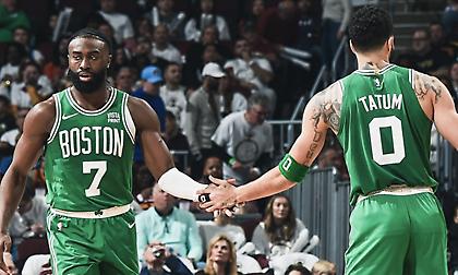 Ανέκτησαν το προβάδισμα με σούπερ Τέιτουμ οι Σέλτικς