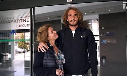 Πήρε συνέντευξη από τη μητέρα του ο Τσιτσιπάς