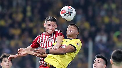 Ολυμπιακός-ΑΕΚ: Ερυθρόλευκη αντίδραση ή κιτρινόμαυρος τίτλος;