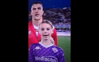 Κοριτσάκι που βγήκε παρέα με τους παίκτες στο Φιορεντίνα-Μόντσα είπε στην κάμερα «Γιούβε σκ@τ@»