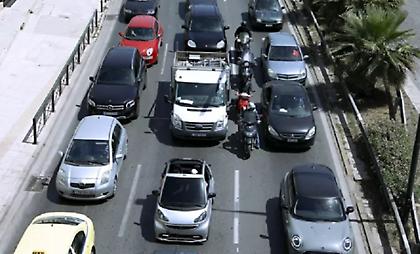 Πολύ αυξημένη κίνηση σε όλους τους κεντρικούς δρόμους - «Πήξιμο» σε Κηφισίας, Μεσογείων, παραλιακή και Κηφισό