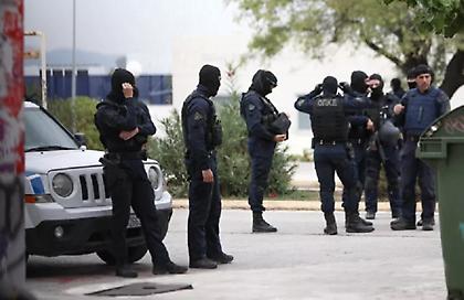 Επιχείρηση της ΕΛ.ΑΣ. στη Νομική Σχολή για εκκένωση κατάληψης αυτή την ώρα – Ισχυρές αστυνομικές δυνάμεις