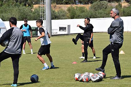 Στο… μικροσκόπιο του Δέλλα οι «μικροί» του ΟΦΗ