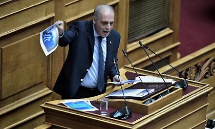 Έσκισε τη Συμφωνία των Πρεσπών ο Κυριάκος Βελόπουλος στη Βουλή