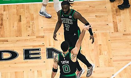 Aποτελείωσαν τους Καβαλίερς και προκρίθηκαν στους τελικούς της Ανατολής οι Σέλτικς!