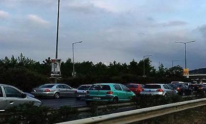 Πανικός από φωτιά τα ξημερώματα στην Πάτρα - Έτρεχαν οι κάτοικοι με κουβάδες