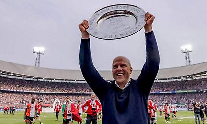 Ο Άρνε Σλοτ είναι ο αντικαταστάτης του Κλοπ στην Λίβερπουλ