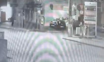 Βίντεο «ντοκουμέντο»: Η στιγμή που ο δράστης συναντά τη 40χρονη δευτερόλεπτα πριν τη σκοτώσει στο Μενίδι!