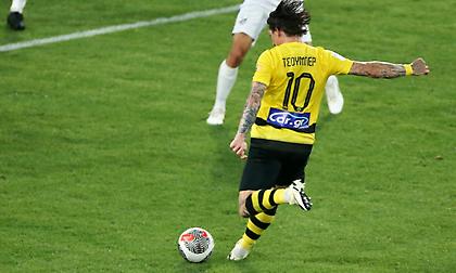 Καθαρίζει τη νίκη η ΑΕΚ με Τσούμπερ, 2-0!