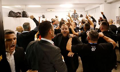 Το έξαλλο γλέντι του ΠΑΟΚ στα αποδυτήρια του «Βικελίδης» για το πρωτάθλημα!