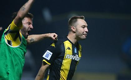 Βγήκε πρώτος σκόρερ και έσπασε... κατάρα 43 ετών ο Μορόν!