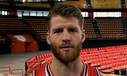 Τα μπέργκερ του Γουόκαπ που πήγαν… Μαδρίτη αντί για Βαλένθια και άλλες αστείες ιστορίες από τον Ολυμπιακό