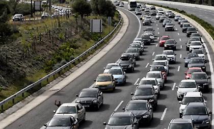 Αυξημένη η κίνηση στους δρόμους της Αττικής - Πού θα συναντήσετε προβλήματα