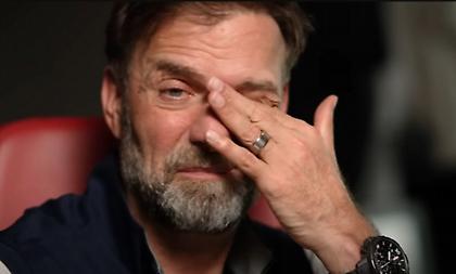 Ο Κλοπ διαβάζει γράμματα των οπαδών και δακρύζει - Δείτε το συγκλονιστικό βίντεο της Λίβερπουλ