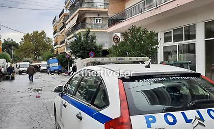 Θεσσαλονίκη: Αστυνομικοί απέτρεψαν 82χρονη που ήθελε να πηδήξει από μπαλκόνι
