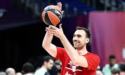 Μιλουτίνοφ: «Να παίξουμε στον δικό μας ρυθμό - Μπορούμε να τους εκπλήξουμε»