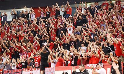 Φοβερή ατμόσφαιρα στο ΣΕΦ από τους οπαδούς του Ολυμπιακού στον τελικό με τη Βαλούρ!