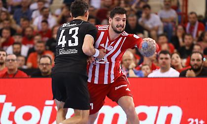 Έφτασε μια ανάσα από την θρυλική ανατροπή, αλλά έχασε τον ευρωπαϊκό τίτλο στα πέναλτι ο Ολυμπιακός