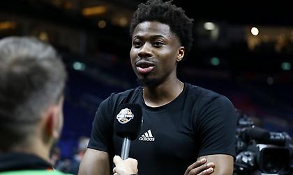 Αντετοκούνμπο στο sport-fm.gr: «Τρελό αυτό που έχουμε πετύχει φέτος - Αυτή τη συμβουλή μου έδωσε ο Γιάννης»