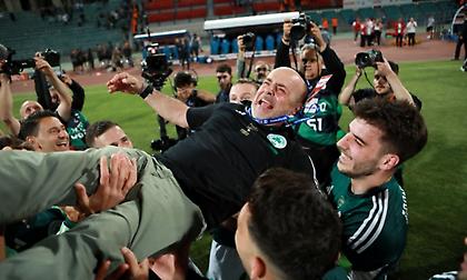 Σήκωσαν στον αέρα τον Γιάννη Αλαφούζο οι παίκτες του Παναθηναϊκού!