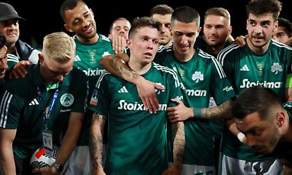 Συγκινητικές στιγμές με Μπερνάρ, έβγαλε ομιλία δακρυσμένος στους συμπαίκτες του και αυτοί τον πέταξαν στον αέρα!