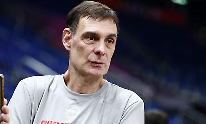 Η ομιλία του Μπαρτζώκα στους παίκτες του Ολυμπιακού πριν την προπόνηση ενόψει Φενέρμπαχτσε