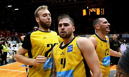 Με το απίθανο buzzer beater τρίποντο του Τολιόπουλου στην κορυφή το Top10 των προημιτελικών της Stoiximan Basket League!