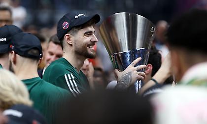 Τρελαμένος ο Χουάντσο  - «Σε όλους τους οπαδούς μας - Είμαστε και πάλι οι γαμ@@@@ πρωταθλητές»