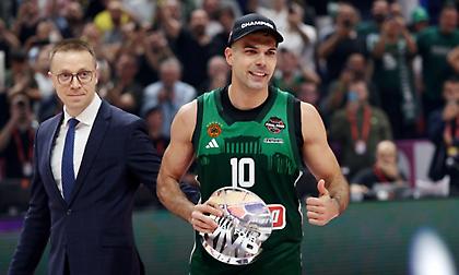 Σλούκας: «Να πας από τον Ολυμπιακό στον Παναθηναϊκό και να πάρεις την κούπα; Δεν υπάρχει καλύτερη ιστορία»