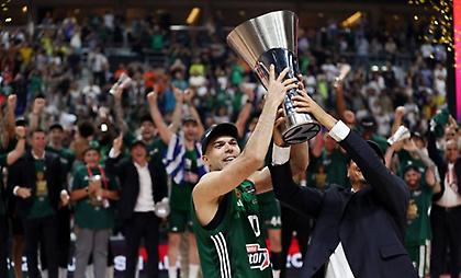 Ατέλειωτο πάρτι για τον Παναθηναϊκό: Επιστρέφει και κάνει γύρο του θριάμβου!