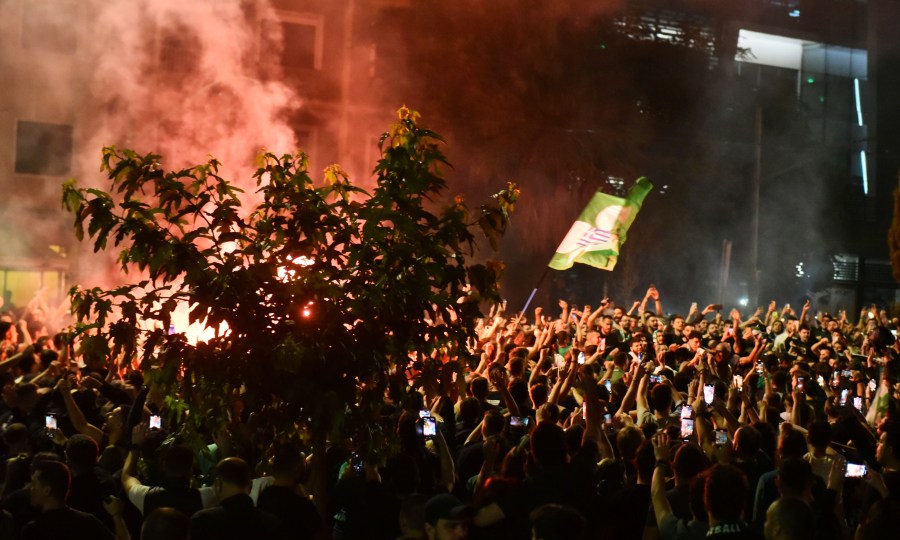Παναθηναϊκός: Χαμός στο κέντρο από «τρελαμένους» οπαδούς