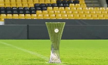 «Ειδική αποστολή στην Αθήνα»: Το τρόπαιο του Conference έφτασε στην Opap Arena