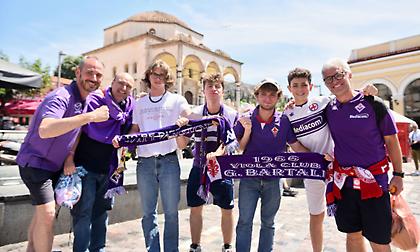 Στο Μοναστηράκι δεκάδες φίλοι της Φιορεντίνα πριν τον τελικό του Conference League!