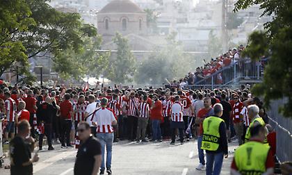 Η απίστευτη φωτογραφία με το… κόκκινο ποτάμι στο ΣΕΦ!