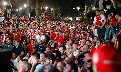 Στο πόδι ο Πειραιάς για το ευρωπαϊκό όνειρο του Ολυμπιακού: Το αδιαχώρητο σε Πασαλιμάνι και Καμίνια