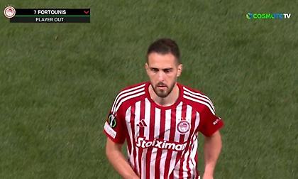 Αποθεώθηκε από τον κόσμο του Ολυμπιακού κατά την αλλαγή ο Φορτούνης