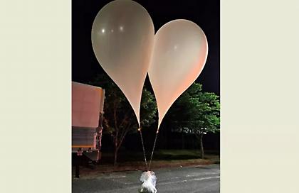 Βρόμικος πόλεμος: Η Βόρεια Κορέα έριξε δεκάδες μπαλόνια γεμάτα σκουπίδια και περιττώματα στη Νότια