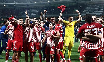 Ο γύρος του θριάμβου από τους πρωταθλητές του Conference League στην OPAP Arena