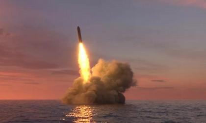 Η Βόρεια Κορέα εκτοξεύει δέκα βαλλιστικούς πυραύλους