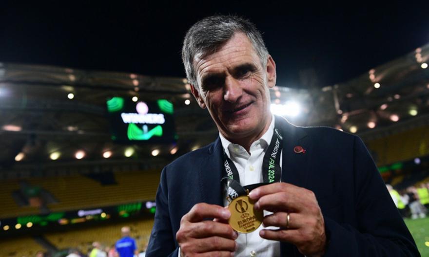 Χοσέ Λουίς Μεντιλίμπαρ: Ο πιο επιτυχημένος προπονητής στην ιστορία του Ολυμπιακού σε 4 μήνες!