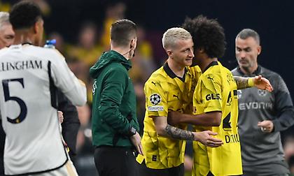 Πρωτοφανής αποθέωση για τον Ρόις κατά την είσοδό του στον αγωνιστικό χώρο!