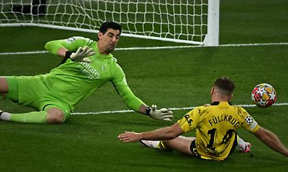 Άγγιξε το προβάδισμα στον τελικό η Ντόρτμουντ με το δοκάρι να σταματά τον Φίλκρουγκ!